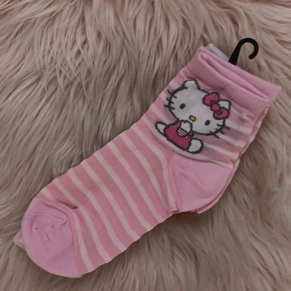 Brand New Ladies HELLO KITTY CAPRI SOCKS-2PR. - Picture 2 of 5